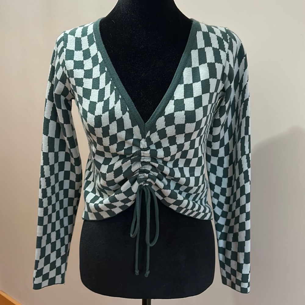 NWT adjustable cropped sweater checkered